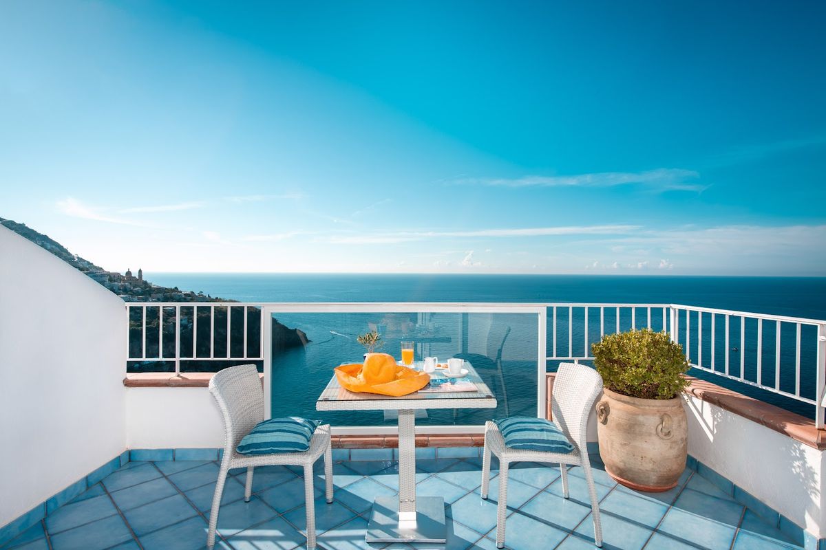 Grand Hotel Tritone Praiano — 104-room four-star clifftop hotel between Positano and