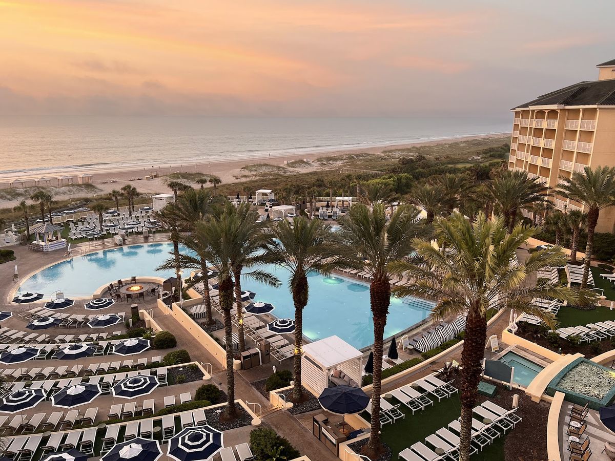 Elizabeth Pointe Lodge — Nantucket-style oceanfront inn on Amelia Island