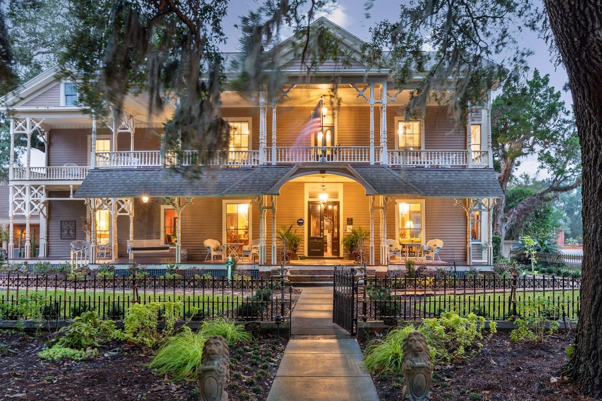 Amelia Island Williams House Bed and Breakfast — restored Victorian inn near downtown Fernandina