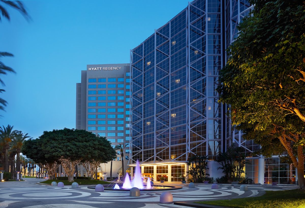 Wyndham Anaheim — refreshed full-service hotel two blocks from Disneyland main gate with pool deck