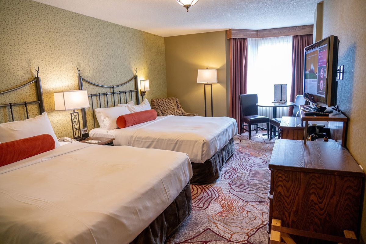 Banff Caribou Lodge & Spa — Banff — additional view 2