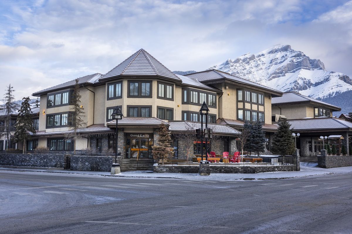 Elk + Avenue Hotel