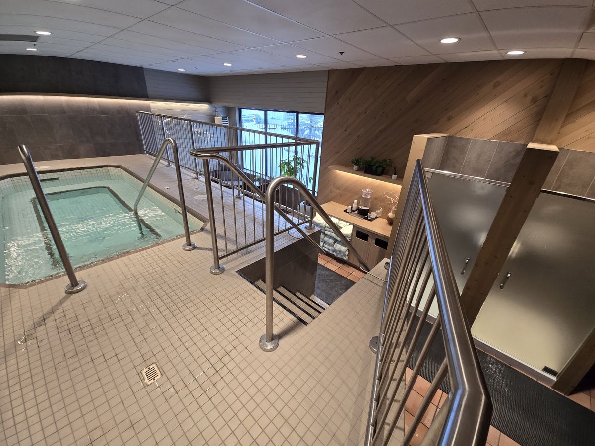 Elk + Avenue Hotel — Banff — additional view 3