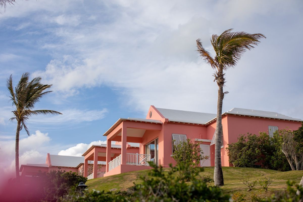 Bermuda Atlantic — Horseshoe Bay pink sand beach with limestone formations, British Overseas Territory island