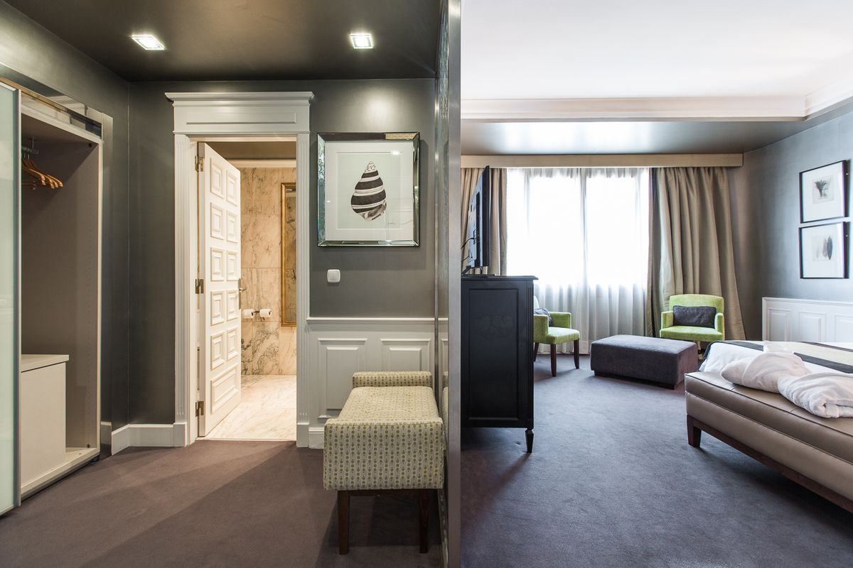Hotel Carlton — Bilbao — additional view 2