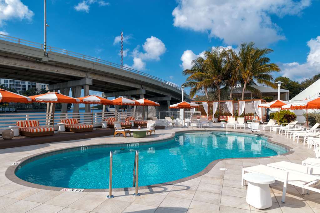 Boca Raton Marriott at Boca Center — corporate hotel near Town Center mall and IBM corridor