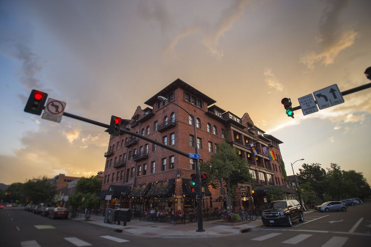 Boulder Outlook Hotel & Suites — east Boulder hotel near 28th Street and Diagonal Highway
