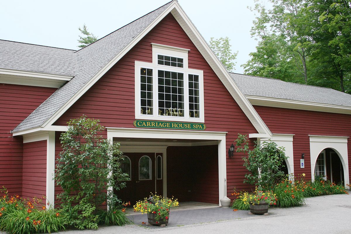 Snowvillage Inn — secluded boutique inn in Eaton Center, New Hampshire, with views of Mount Washington
