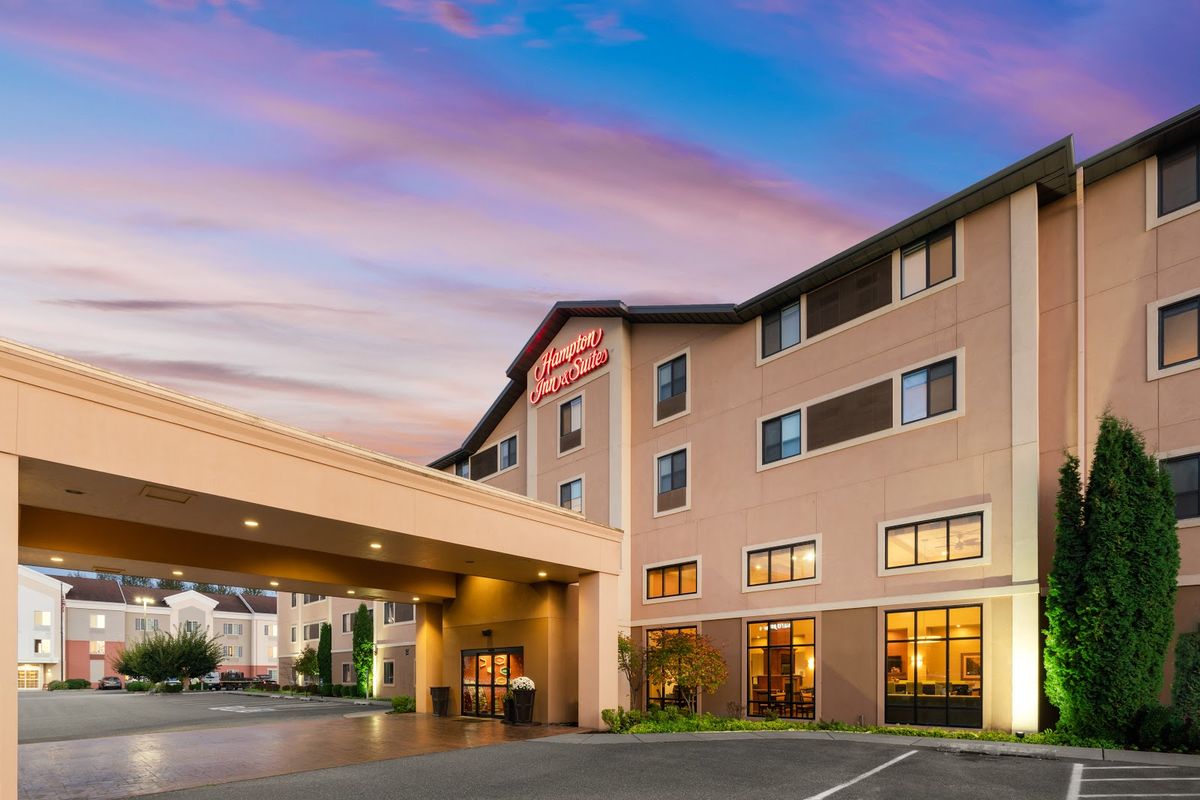 Holiday Inn Burlington Hotel & Conference Center — South Burlington with full conference facilities