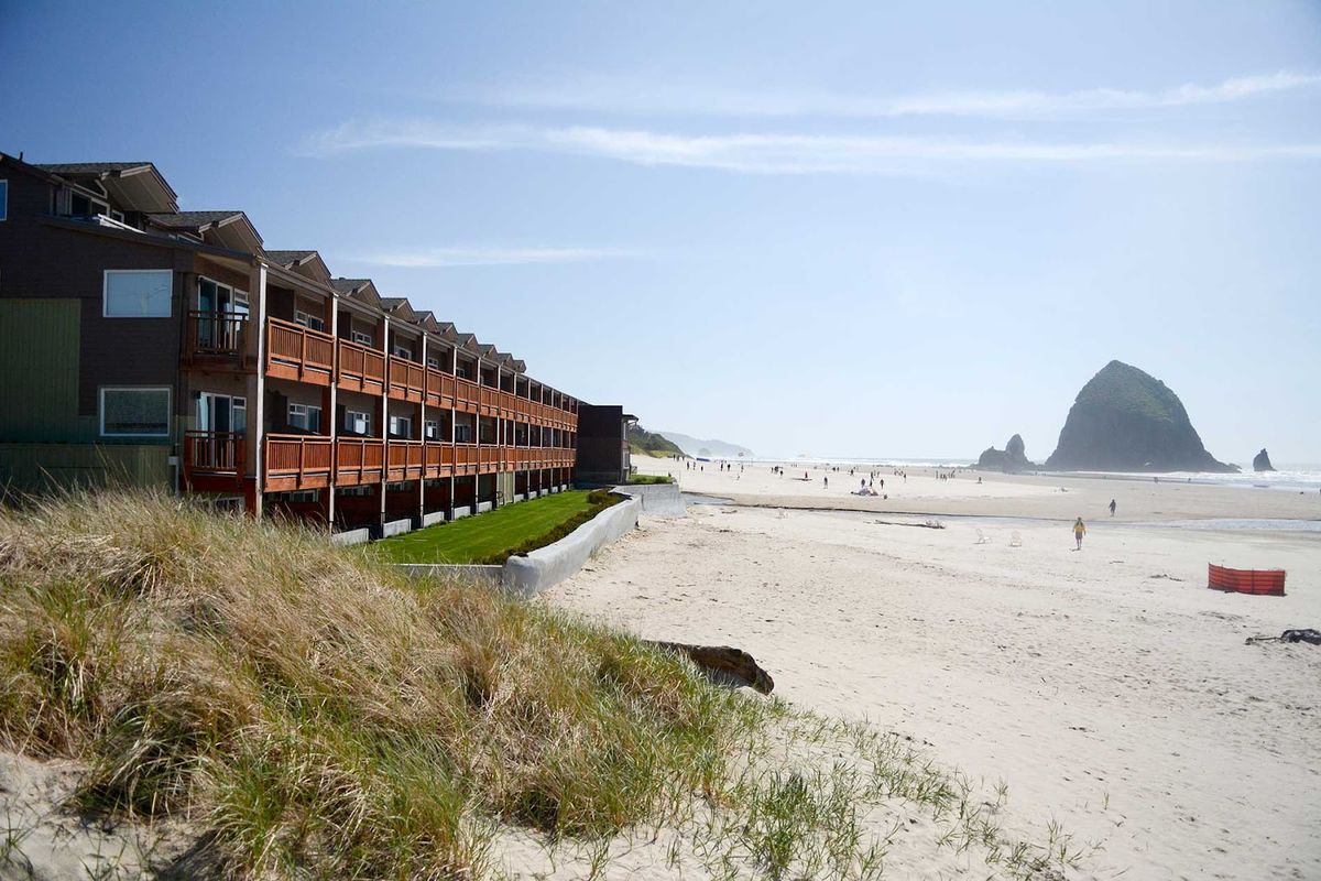 The Ocean Lodge — oceanfront cedar lodge with fireplace rooms, Cannon Beach
