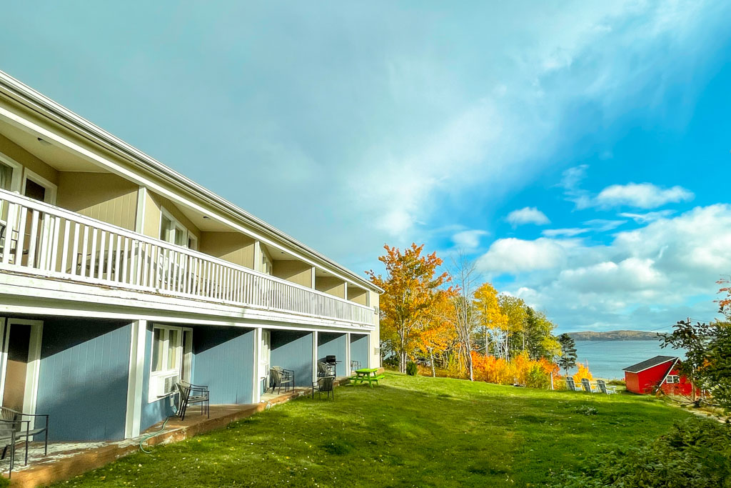 Castle Rock Country Inn — clifftop inn overlooking the Atlantic, Ingonish Ferry, Cape Breton