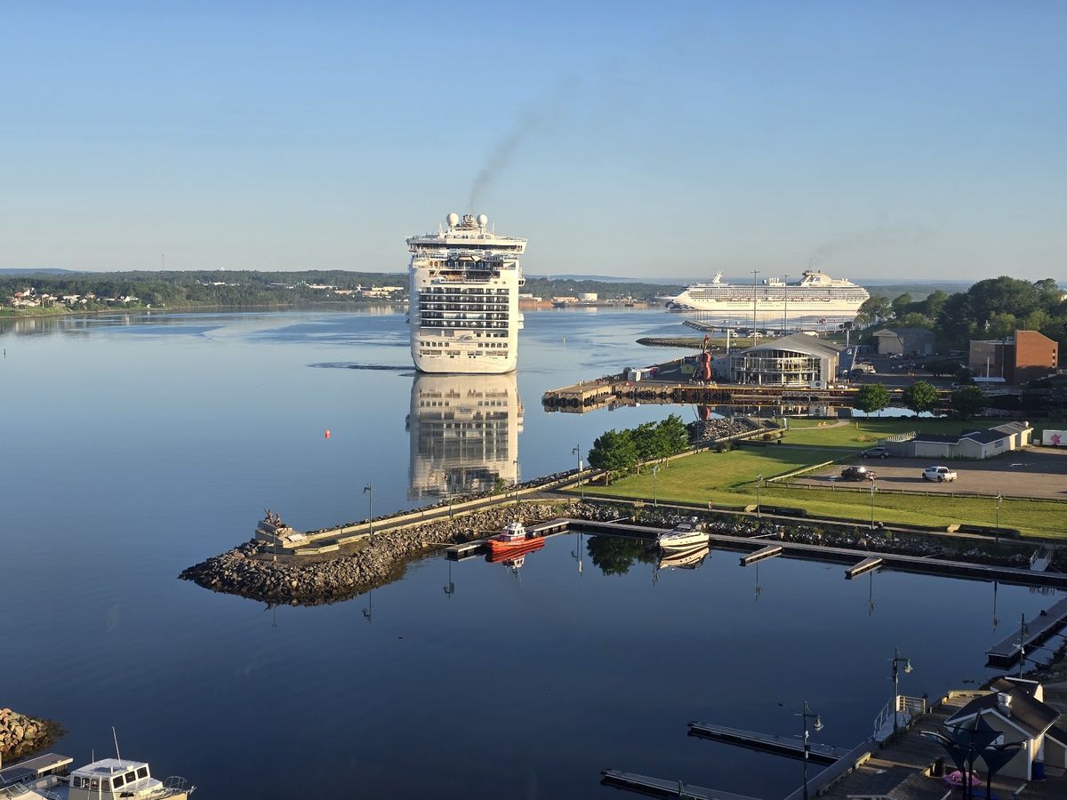 Hampton Inn Sydney — modern chain hotel near Sydney airport, Cape Breton, Nova Scotia