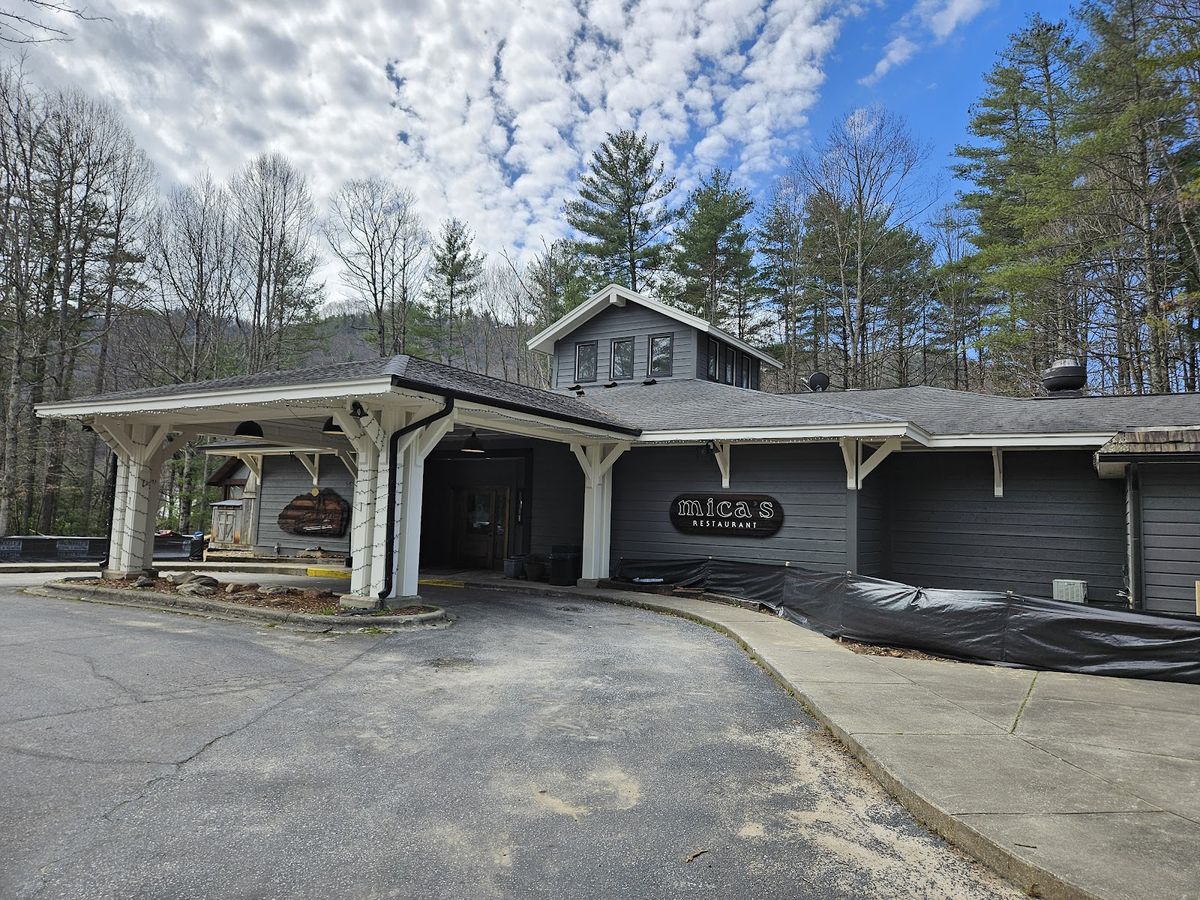 Lonesome Valley Lodge Cashiers — private residential community lodge below Cow Rock and Laurel Knob