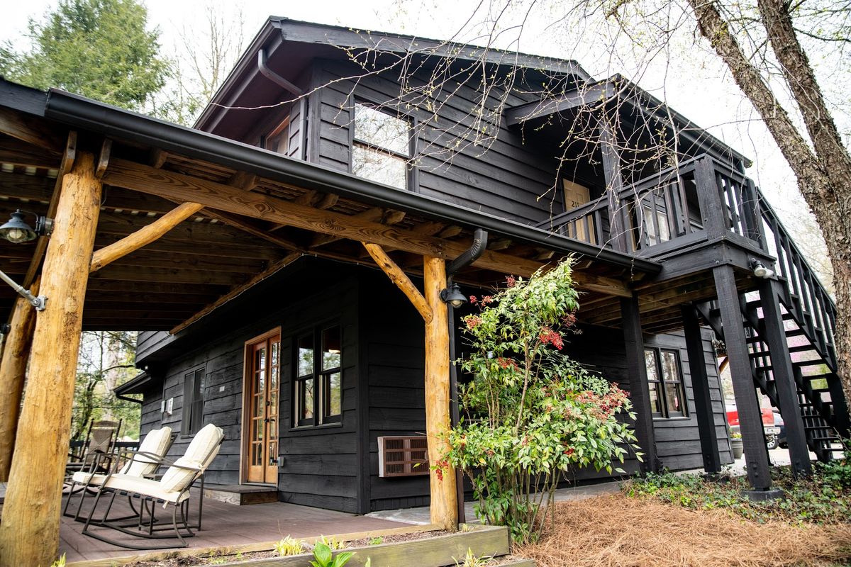 Innisfree by the Lake Cashiers — lakeside cottages and Victorian inn near Lake Glenville