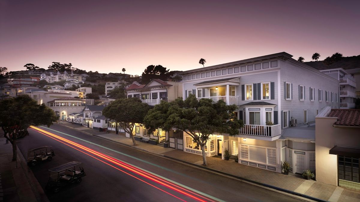 Hotel Vista del Mar — Mediterranean boutique hotel on Crescent Avenue with bay-view balconies, Catalina Island