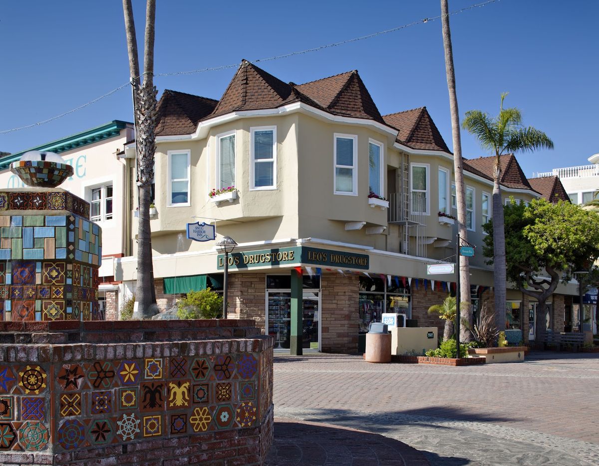 Catalina Island Inn — boutique hotel on Crescent Avenue with rooftop deck overlooking Avalon Bay, Catalina Island
