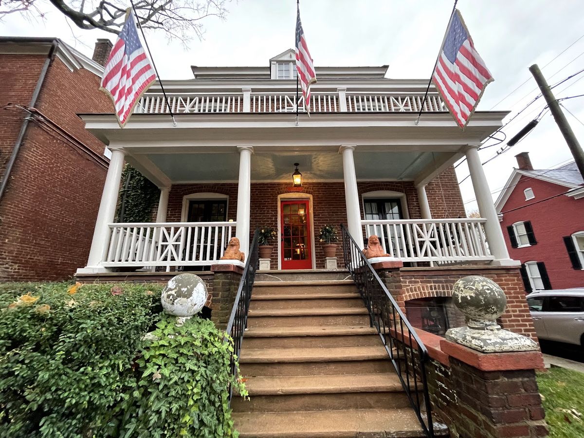 South Street Inn — restored 1856 boarding house turned boutique B&B near Downtown Mall, Charlottesville Virginia