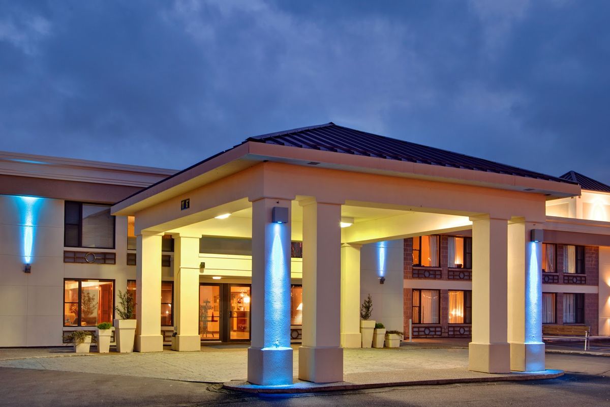 Inn at the Pier — boutique waterfront B&B in Charlottetown harbour