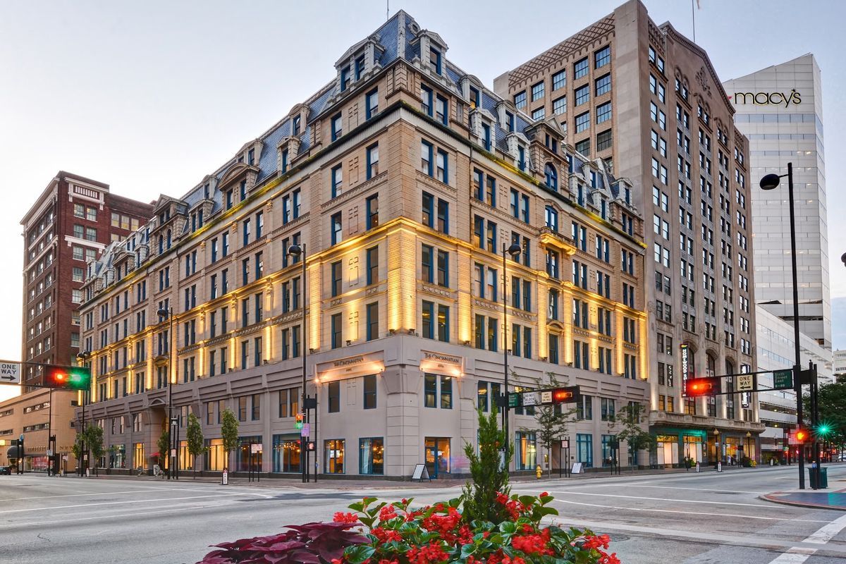Kinley Cincinnati Downtown — Tapestry Collection by Hilton, modern boutique hotel near Fountain Square
