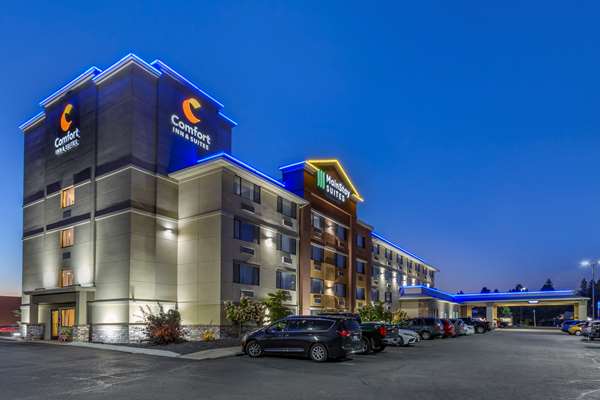 Wyndham Garden Coeur d'Alene — mid-range hotel with outdoor pool and lake access