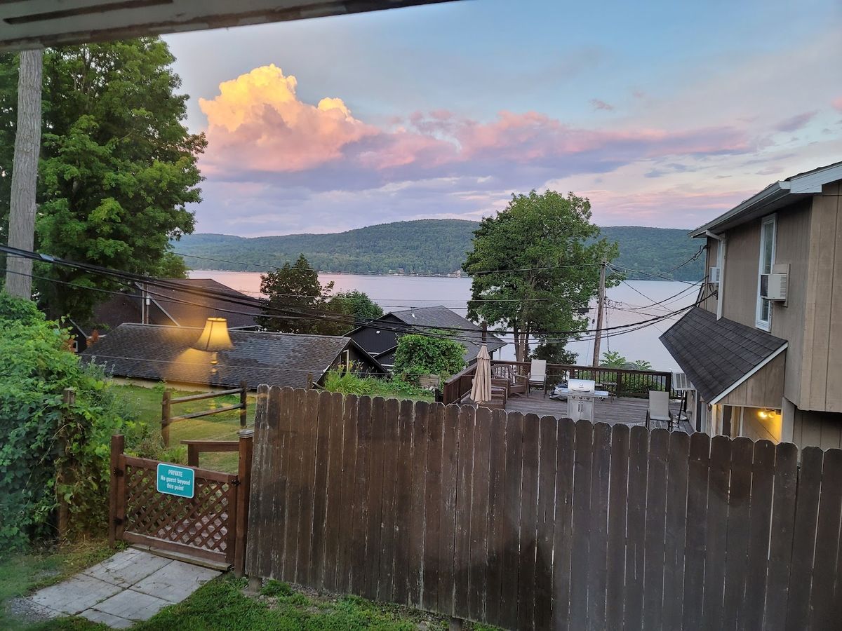 Bay Side Inn & Marina — lakeside motel and marina on Otsego Lake near Cooperstown