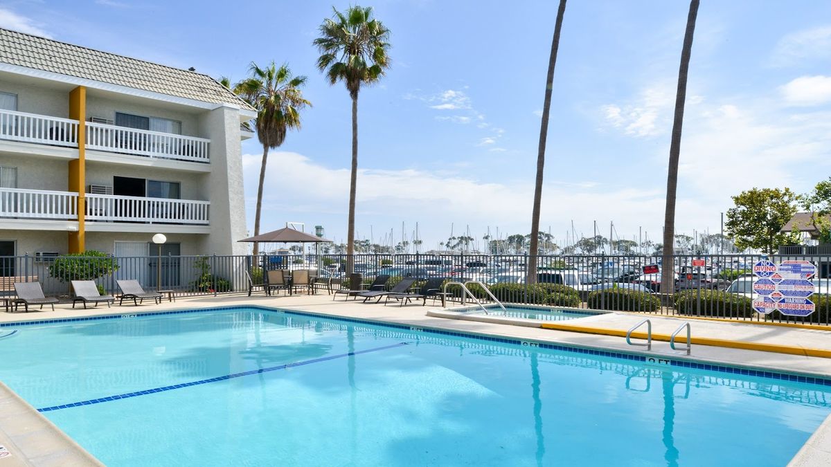 Holiday Inn Express Dana Point — practical mid-range hotel near Capistrano Beach and Pacific Coast Highway