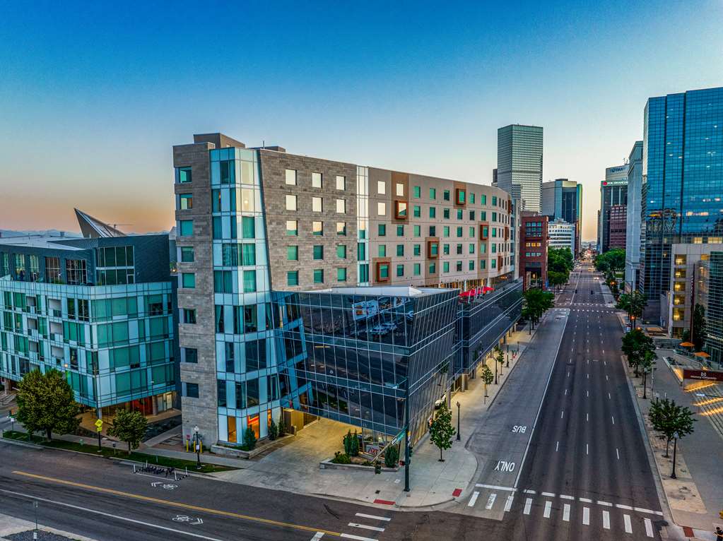 Denver skyline with the Rocky Mountains in the background