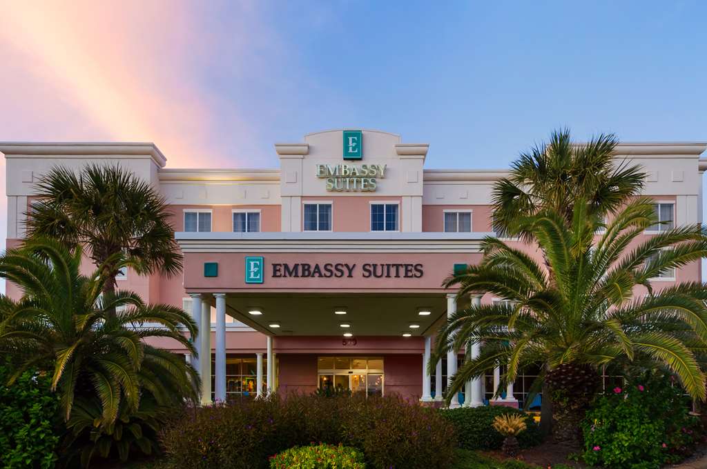 Sandestin Golf and Beach Resort — 2,400-acre master-planned resort with golf courses, marina, and beachfront accommodations