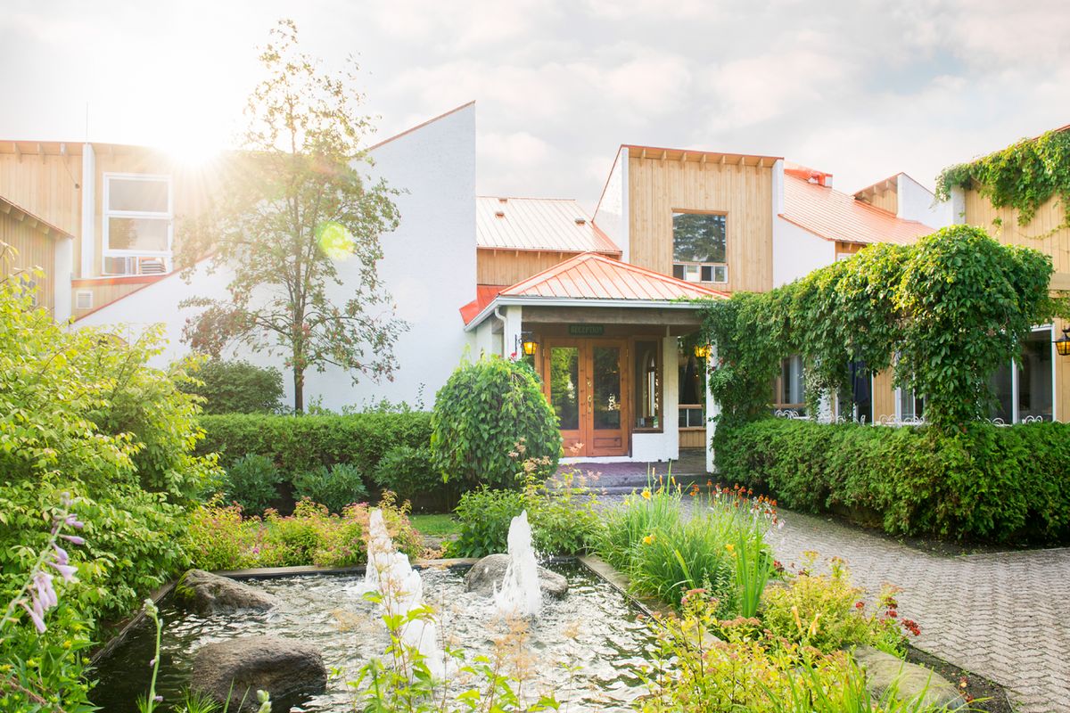 Auberge Aux Petits Oiseaux — boutique B&B near Magog, Lake Memphremagog, Eastern Townships Quebec