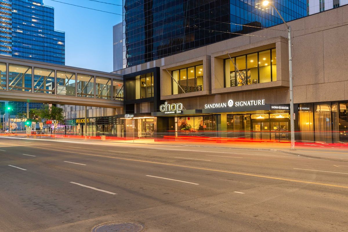The Westin Edmonton — downtown hotel on 101 Street with Heavenly Bed and Shaw Conference Centre proximity