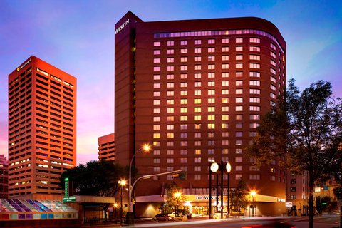 Edmonton Marriott at River Cree Resort — casino resort hotel in Enoch with NHL-size hockey rinks, west of Edmonton