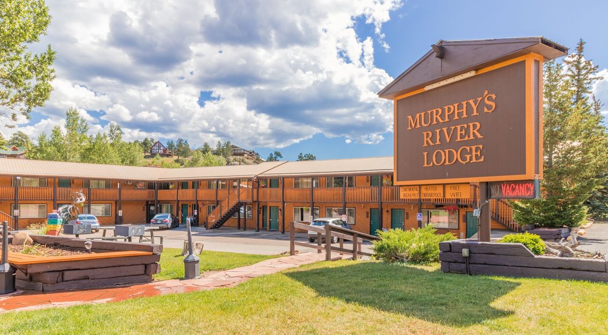 Hampton Inn & Suites Estes Park — modern hotel with indoor pool near downtown Estes Park