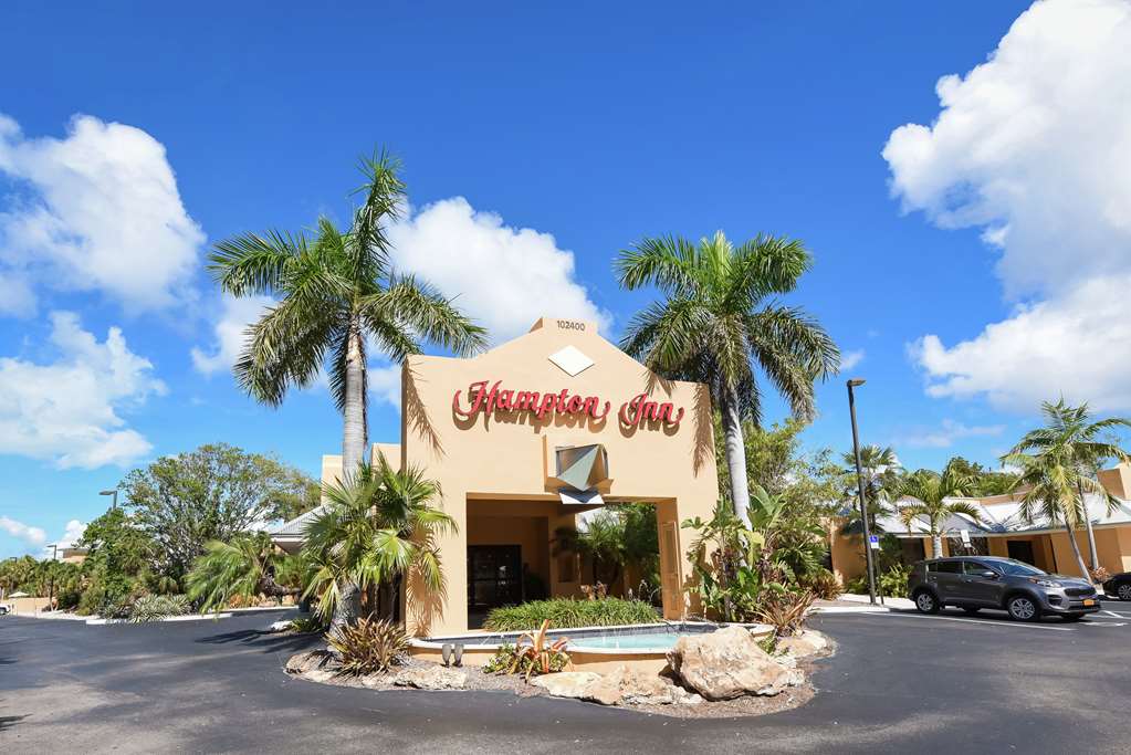 Hampton Inn Key Largo — Florida Bay sunset, private beach and outdoor pool at Mile Marker 102