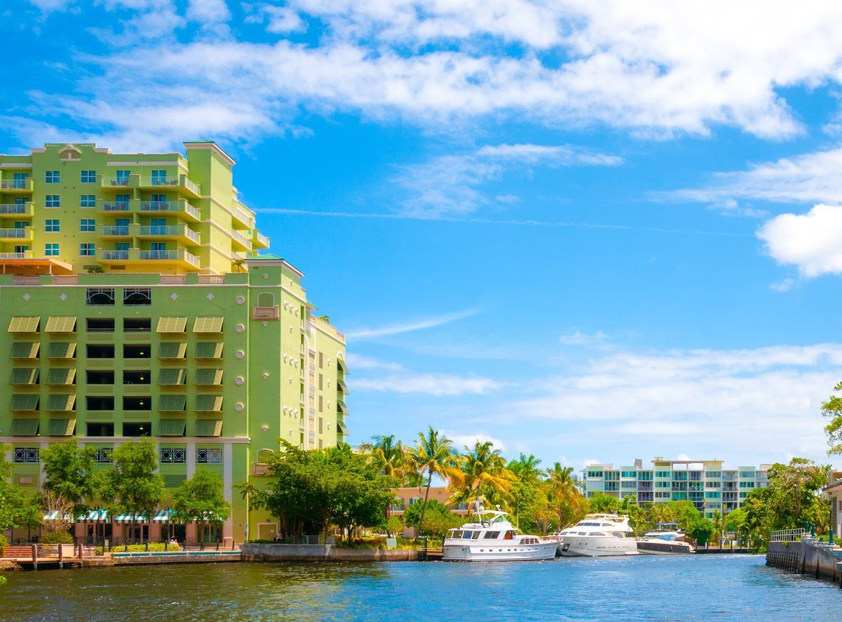Riverside Hotel Las Olas luxury hotel