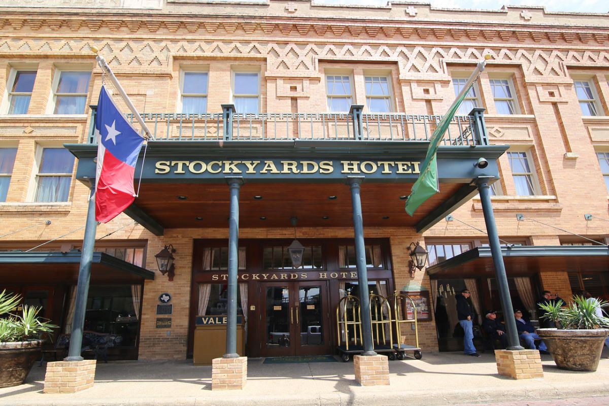Sundance Square Marriott Fort Worth — modern downtown hotel near Bass Performance Hall