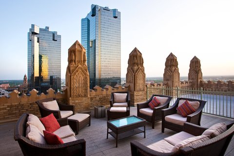 Embassy Suites Fort Worth Downtown — atrium hotel with all-suite rooms near Sundance Square