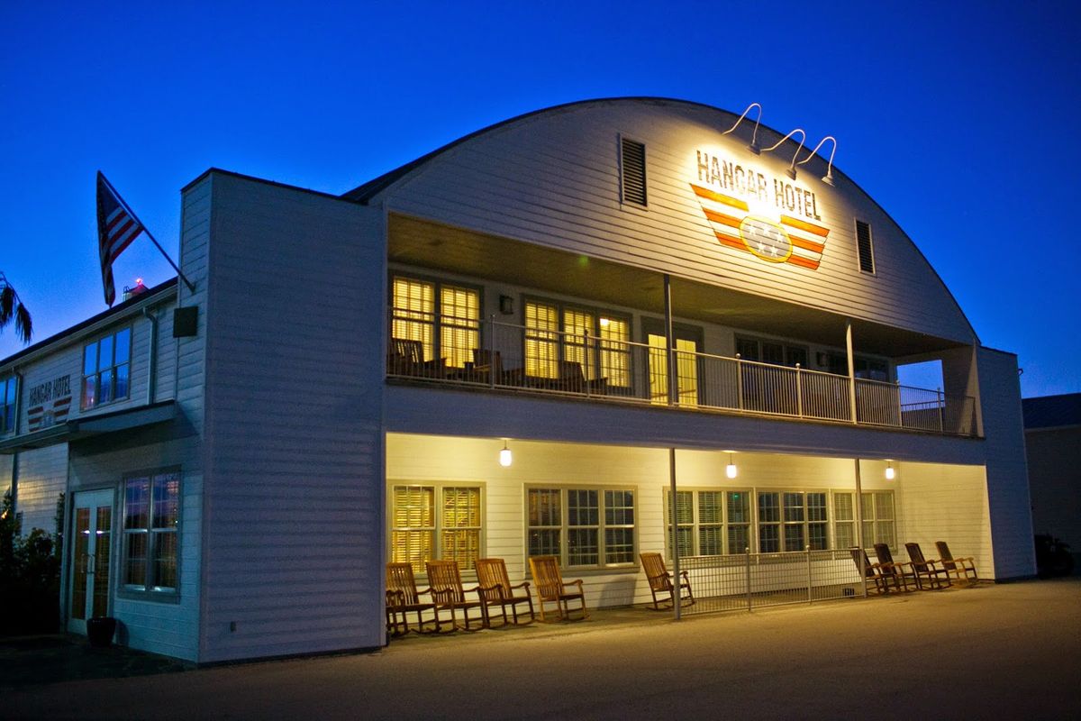 Inn on Barons Creek Fredericksburg — 90-suite hotel steps from Main Street with creekside suites