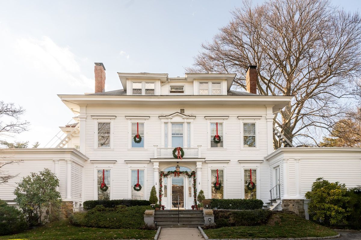 Greenwich Harbor Inn — boutique waterfront accommodation near Greenwich Avenue, Connecticut