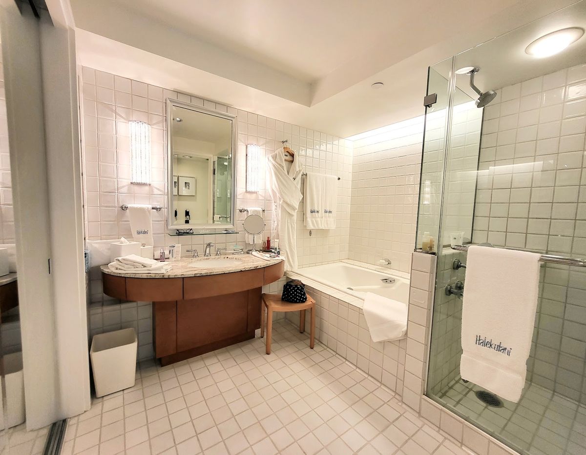 Halekulani Hotel — Hawaii — additional view 4