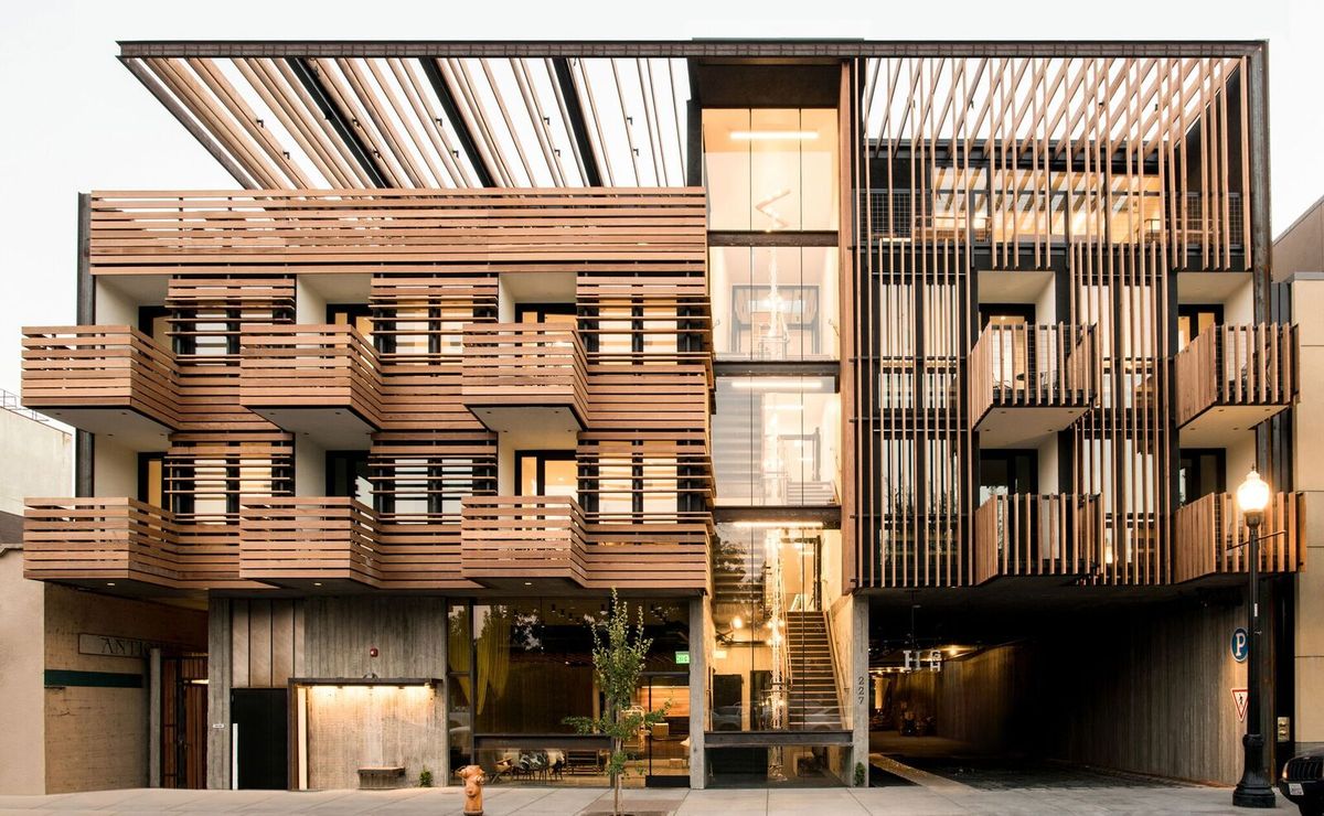 Honor Mansion Healdsburg — Victorian boutique inn with sport resort grounds on Grove Street