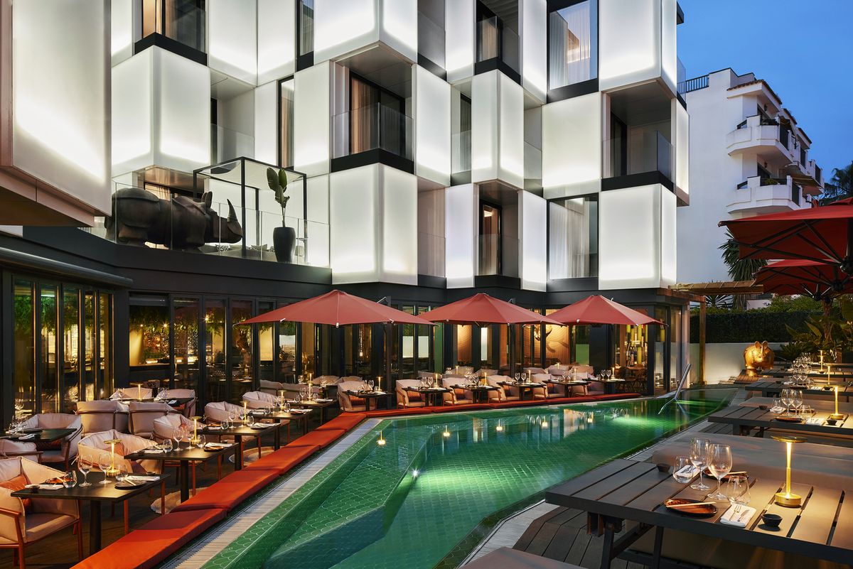 Sir Joan Hotel