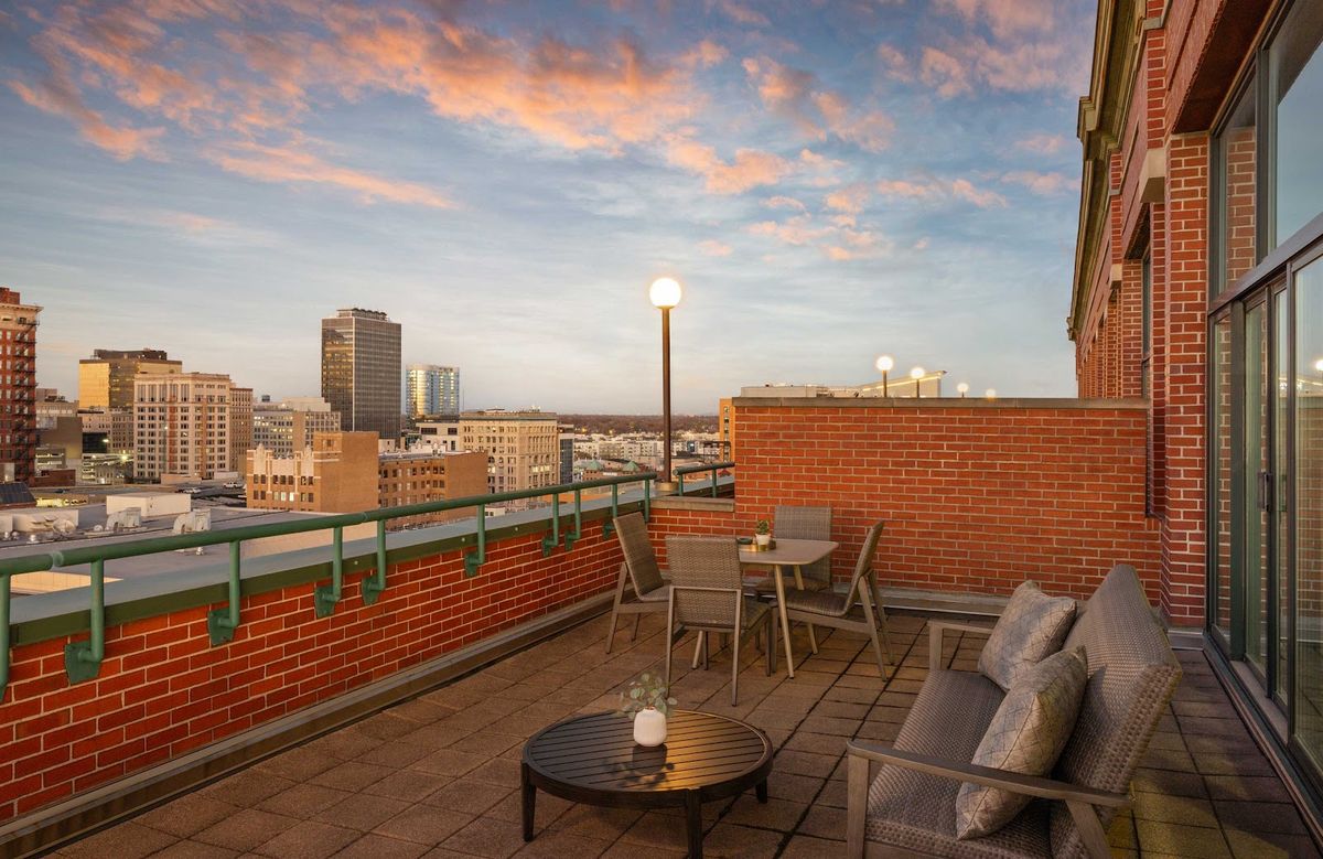 Indianapolis Marriott Downtown — convention hotel adjacent to the White River State Park