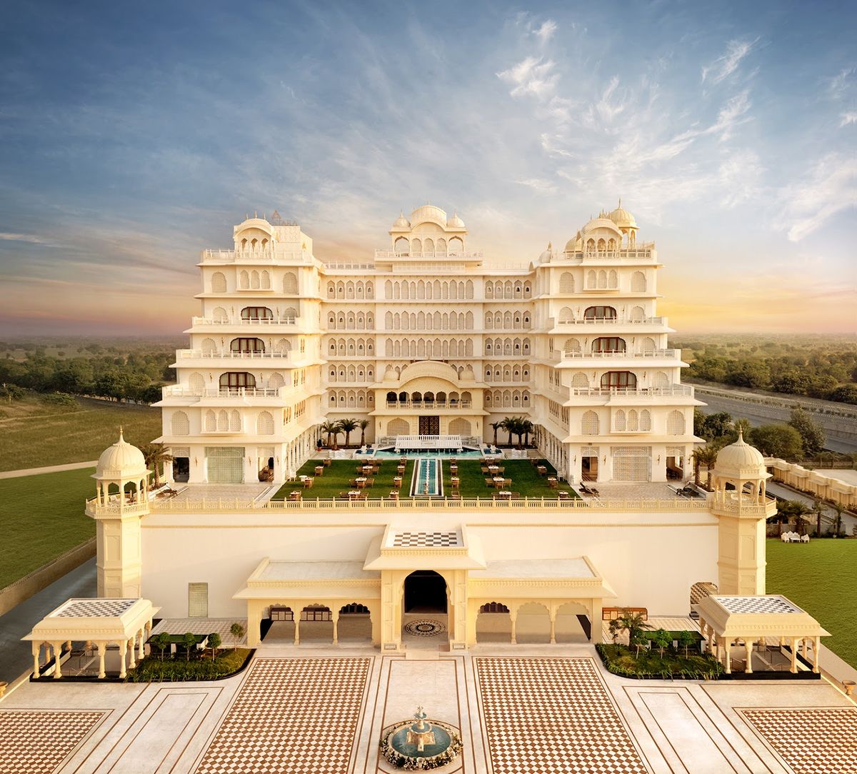 Jaipur Hawa Mahal — pink sandstone Palace of the Winds with intricate