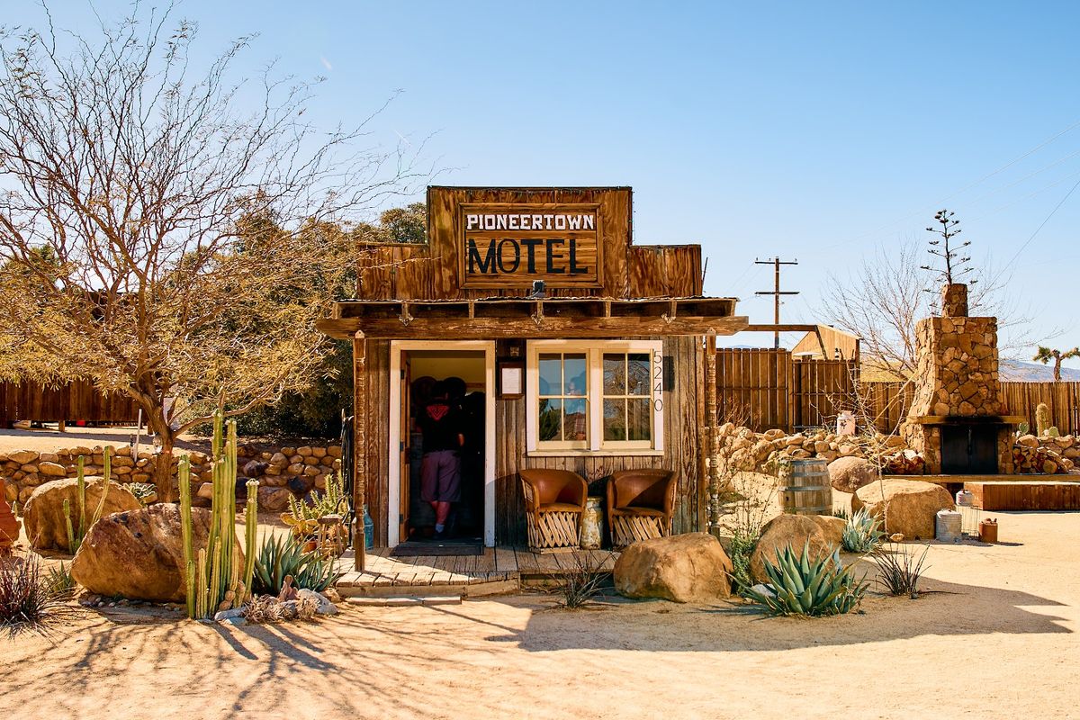 Spin and Margie's Desert Hideaway — colourful kitsch boutique cabins with vintage furnishings near Joshua Tree National Park