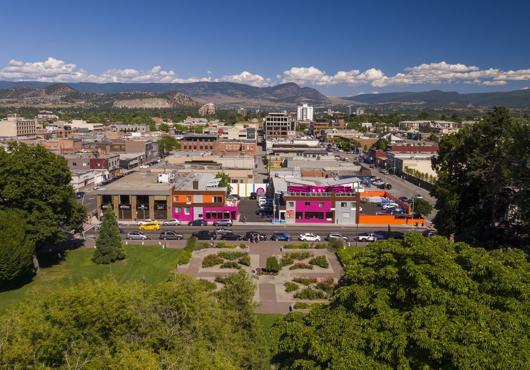 Coast Capri Hotel Kelowna — full-service hotel in central Kelowna near Capri Centre