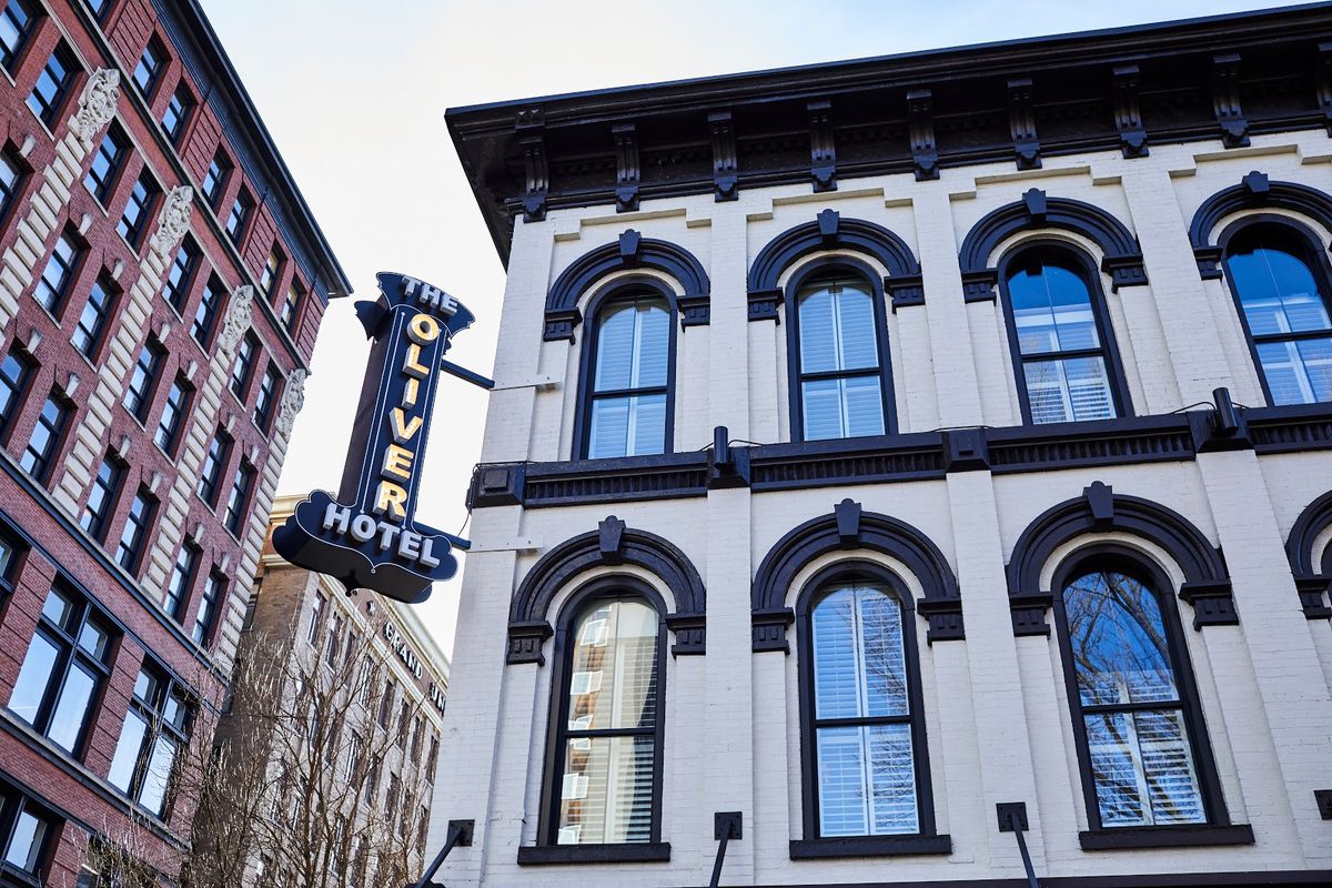 Hilton Knoxville Downtown — full-service convention hotel near the Knoxville Convention Center