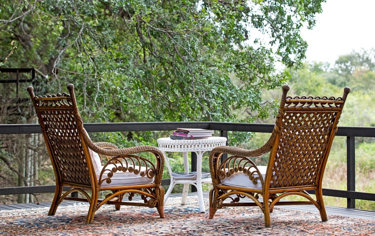 Lion Sands River Lodge — luxury safari lodge with 18 rooms on