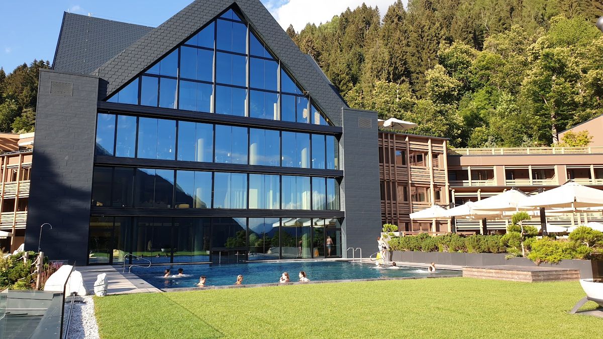 EALA My Lakeside Dream Limone Garda — adults only design hotel with 64 rooms on lakeside with rooftop infinity pool