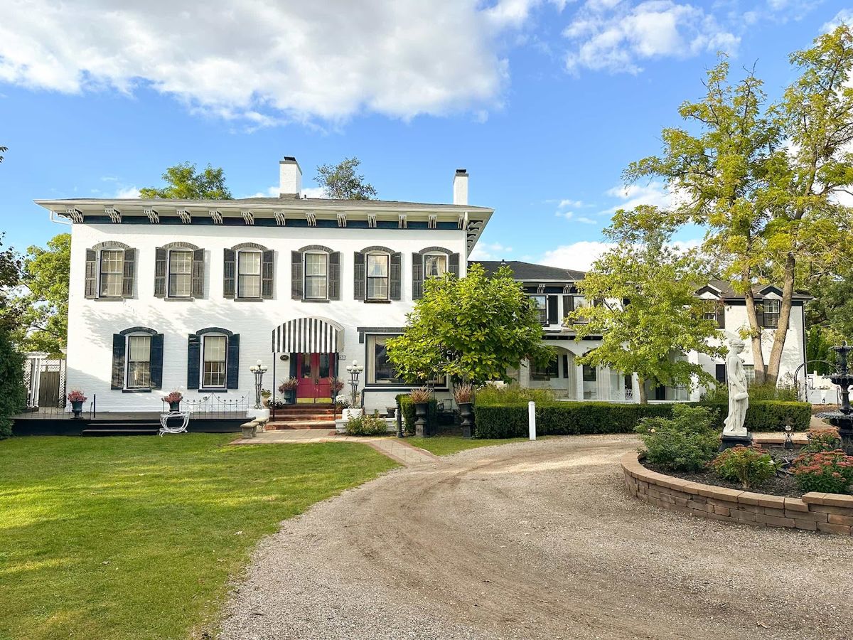 Geneva Inn — boutique waterfront hotel on Geneva Lake near Linn, Wisconsin