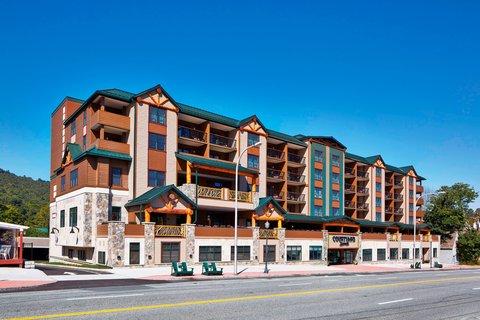 Tiki Resort — kitschy Polynesian-themed family motel with two pools in Lake George Village